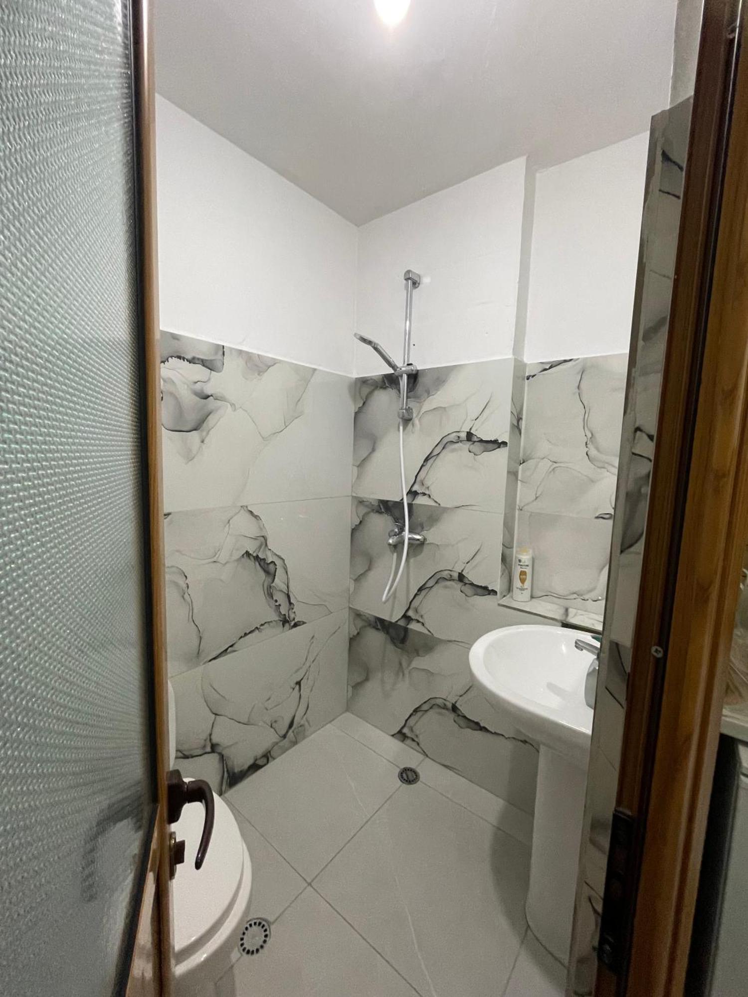 Agroni Rooms Tiranë Ngoại thất bức ảnh