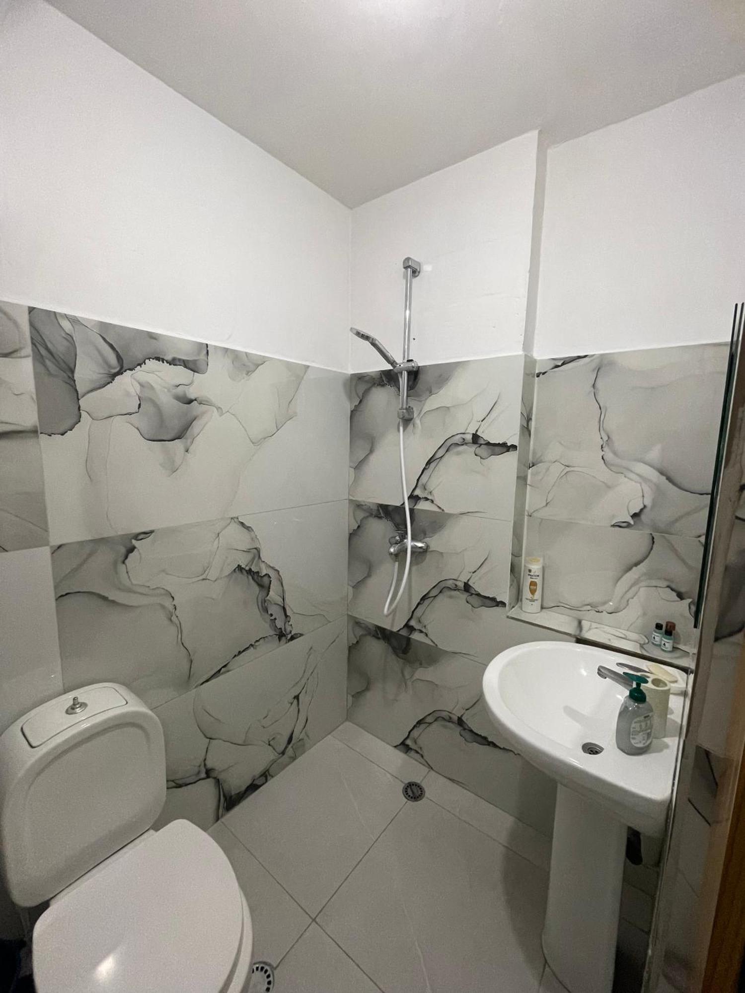 Agroni Rooms Tiranë Ngoại thất bức ảnh