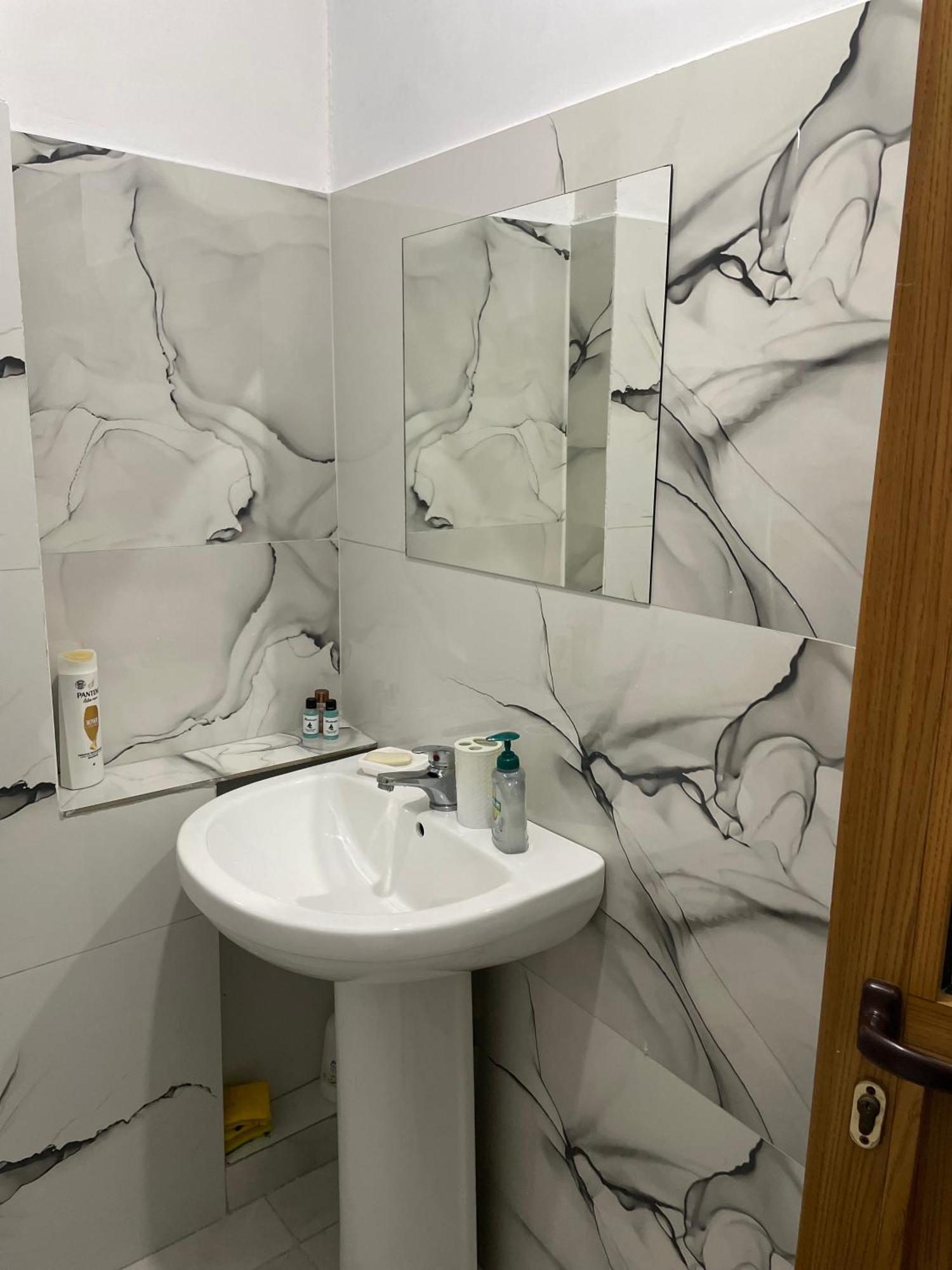 Agroni Rooms Tiranë Ngoại thất bức ảnh